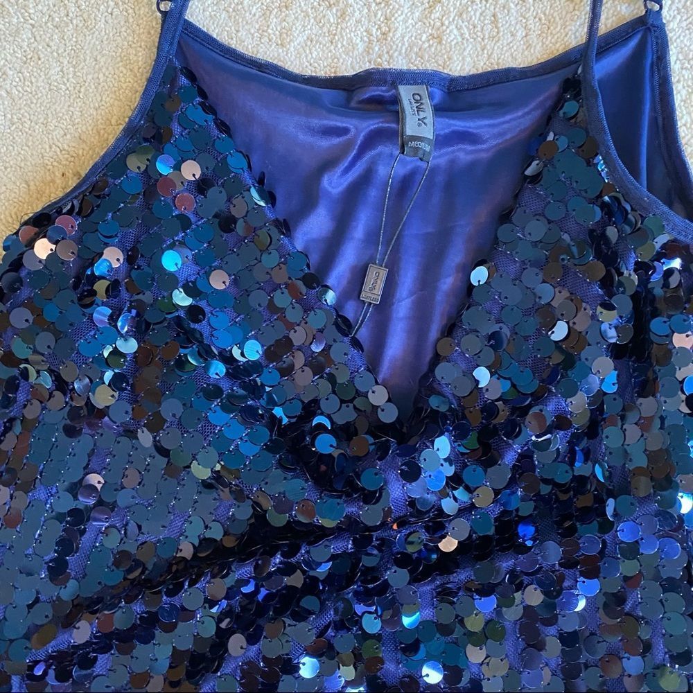 NWT beautiful blue Only sequinned tank top - Picture 3 of 13